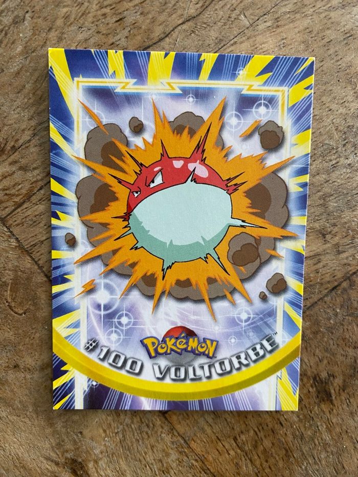 Carte Pokémon : Voltorbe  - Numéro 100  - Pokémon cartes TOPPS