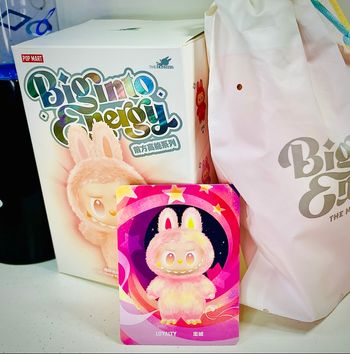 Labubu The Monsters Big into Energy Loyalty Pochette