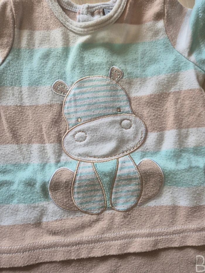 Combishort bébé taille 3 mois - photo numéro 2