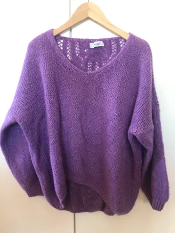 Pull oversized violet