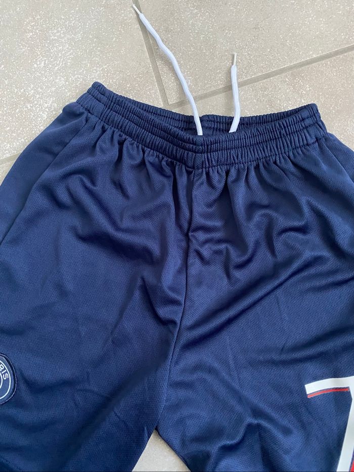 Ensemble foot  9/10 ans - photo numéro 3