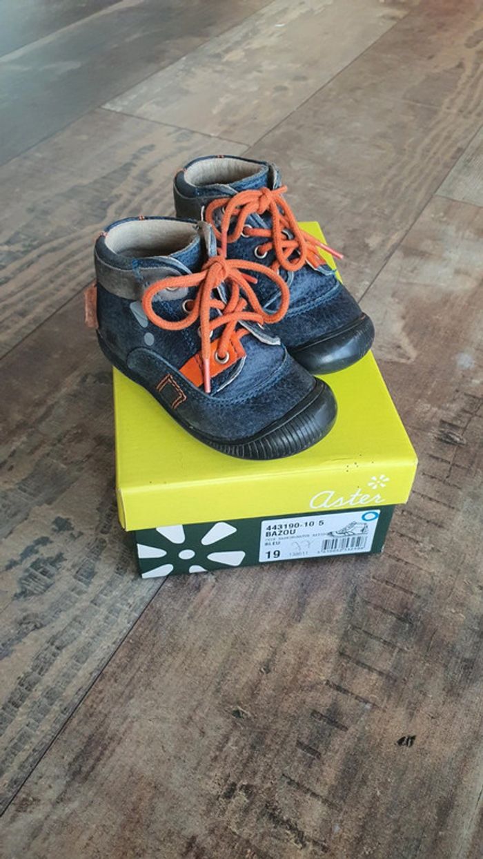 👦 chaussures aster Taille 19 en très bon état