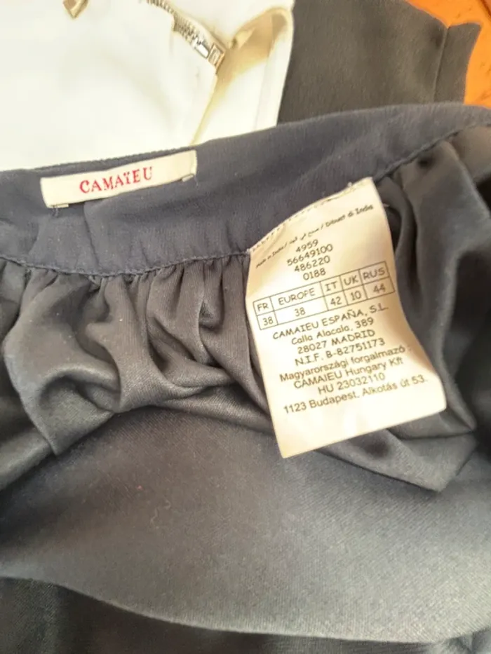 Sublime jupe courte bleu marine et dentelle brodée - Camaïeu - T38 - photo numéro 14
