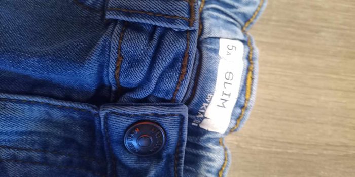 Short en jean garçon - 5 ans - photo numéro 2