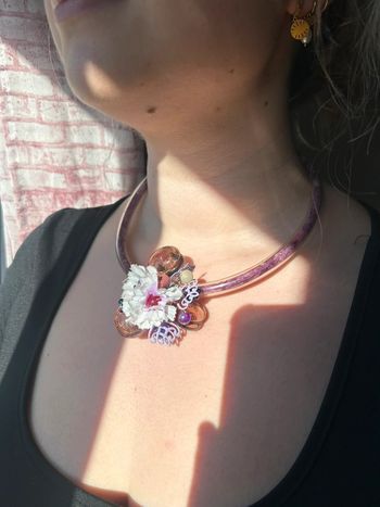 Collier fleur rose