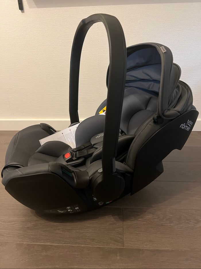 Siège auto I-size Baby Safe Pro Britax Romer - photo numéro 2