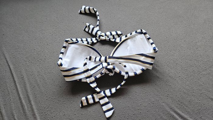 Haut de maillot de bain blanc bleu et doré push up S - photo numéro 5