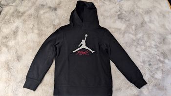 Sweat à capuche Jordan taille 6-7 ans