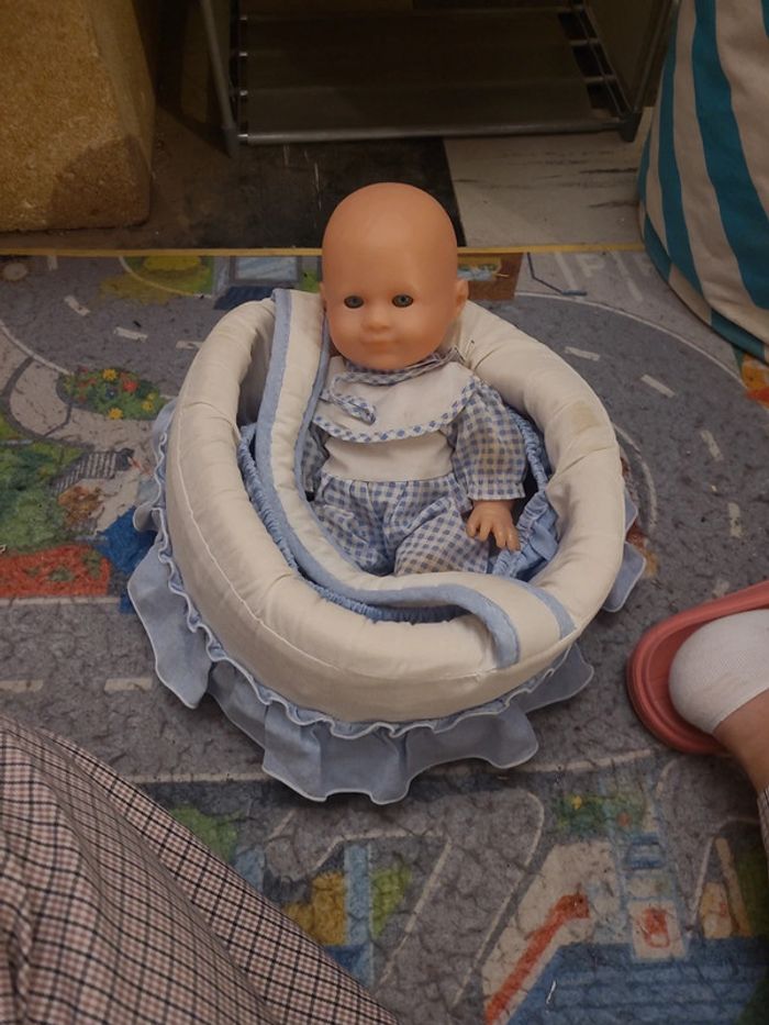 Poupee avec son sac de transport - photo numéro 2