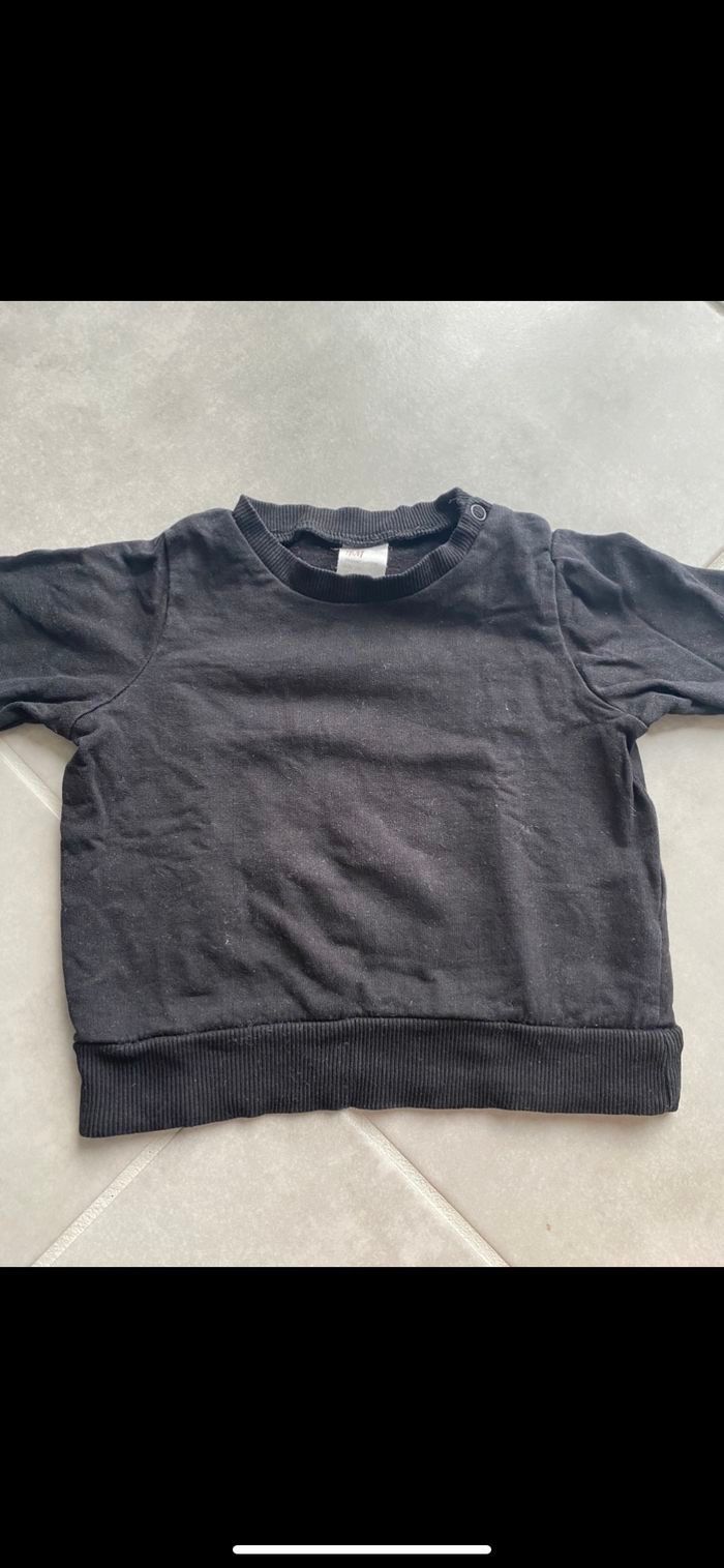 Pull / Sweat mixte 6 mois - photo numéro 3