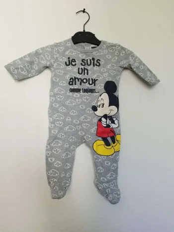 pyjama Disney gris Mickey “ je suis un amour”  pour bébé garçon 6mois