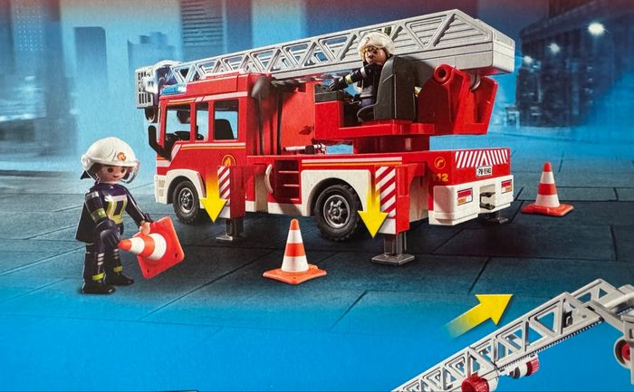 Camion de pompiers Playmobil - photo numéro 5