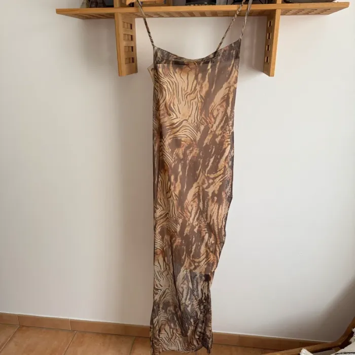Robe longue imprimé animal PrettyLittleThing taille S - photo numéro 3