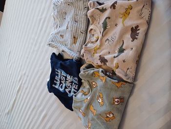 4 pyjamas 1 pièce pour garçons taille 1 mois