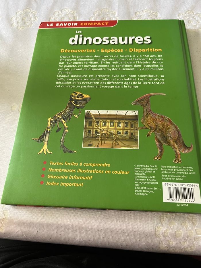 Livre le savoir compact. Les dinosaures - photo numéro 2