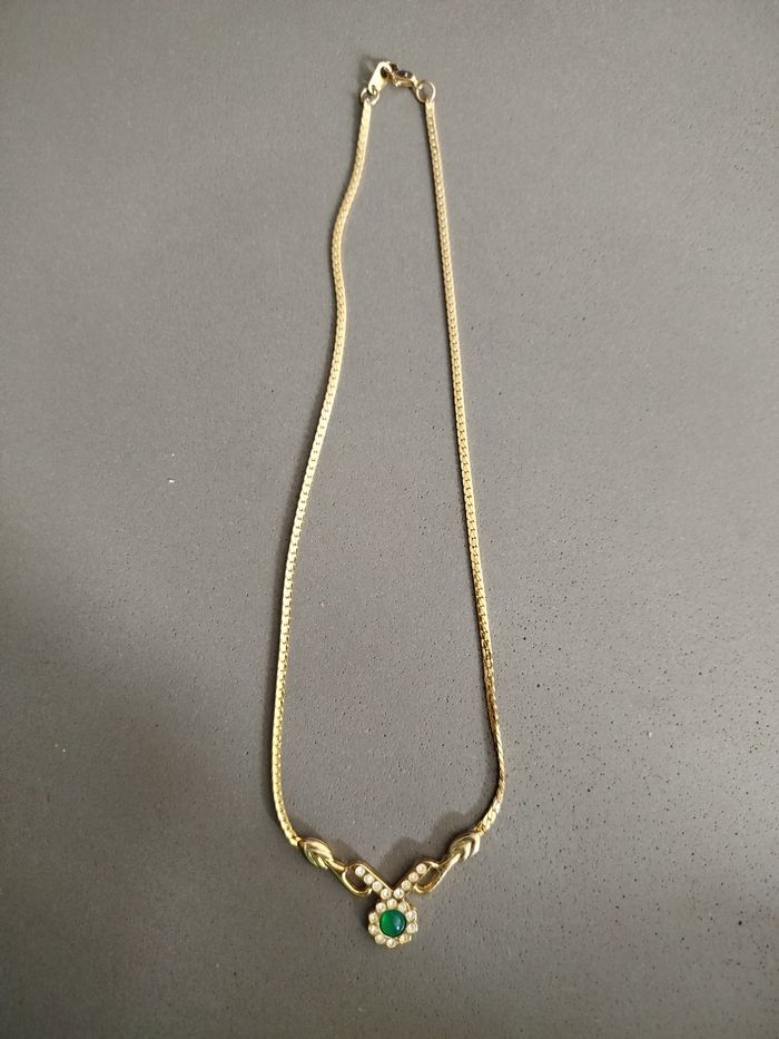 Collier doré avec Pierre verte - photo numéro 2