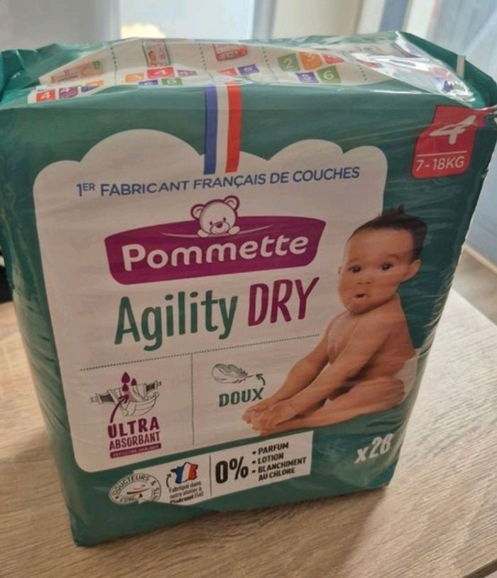 Couche pommette taille 4 neuf - photo numéro 2