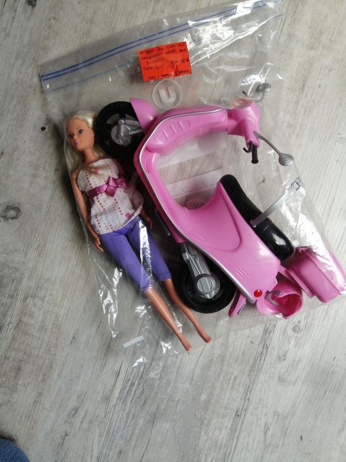 Steffi love et son scooter