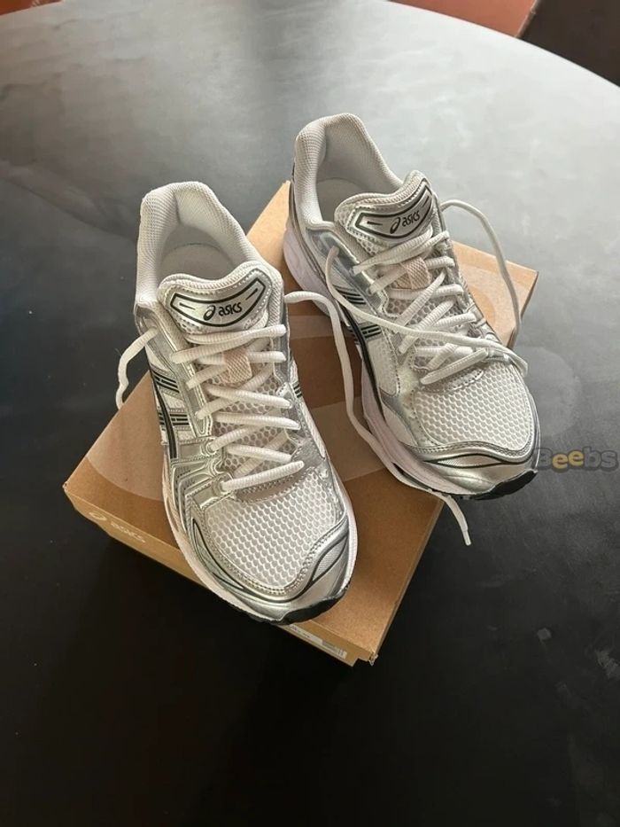 Asics Gel-Kayano 14 Taille 37.5 - photo numéro 3