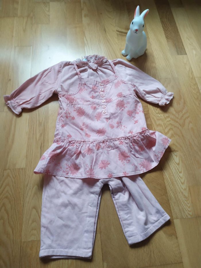 Tenue neuve 12 mois - photo numéro 2