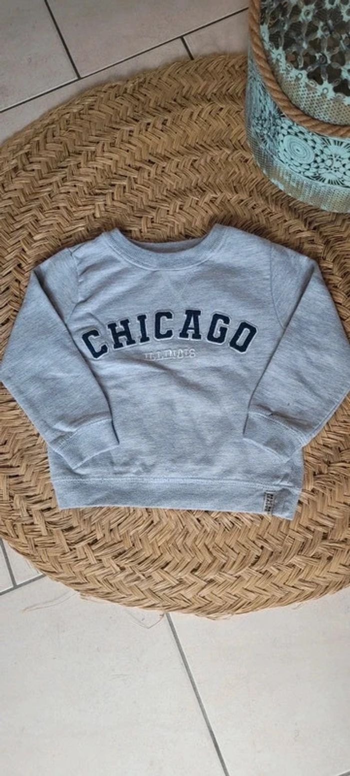 Joli pull garçon Taille 110/116 parfait état - photo numéro 2
