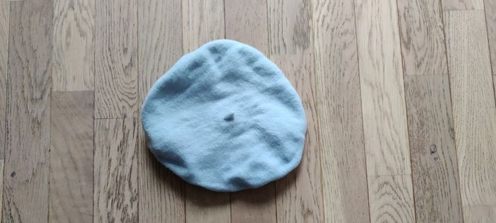 Béret bleu ciel en laine - photo numéro 3