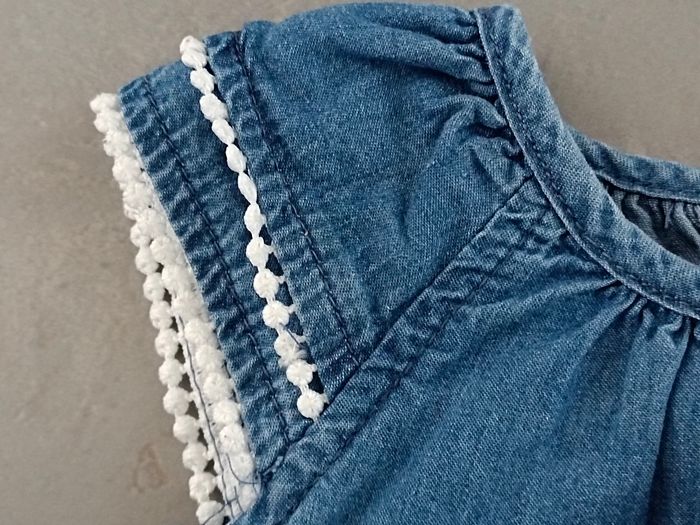 Robe en jeans bébé fille en 12 mois - photo numéro 3