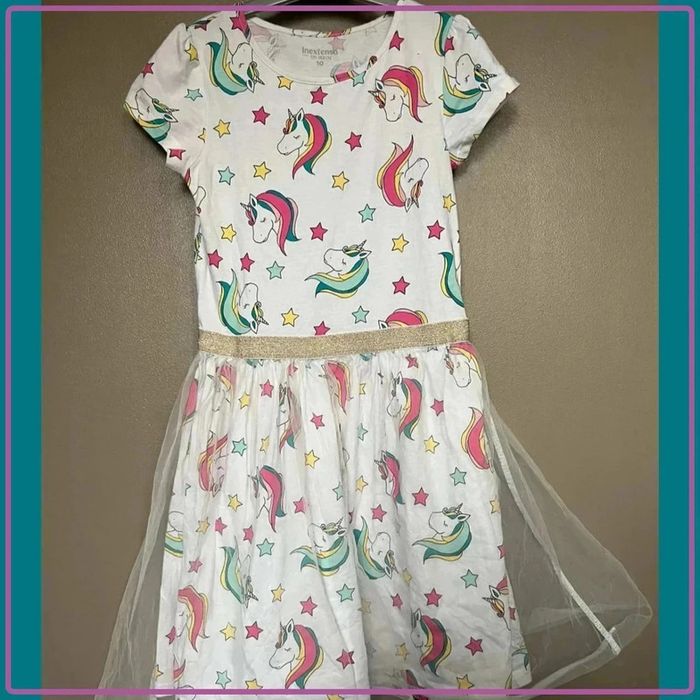 Robe licorne avec voile transparent taille 10 ans