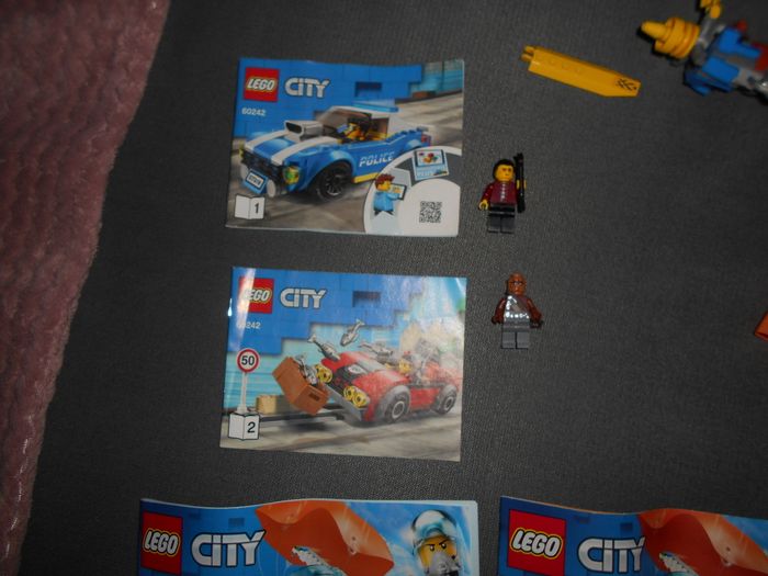 Lot Légo vrac + figurines + notices - photo numéro 7