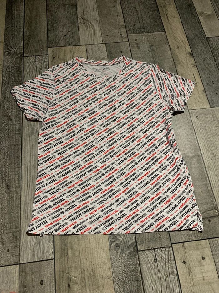 TEE shirt