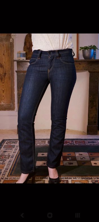 Jean Levis taille basse