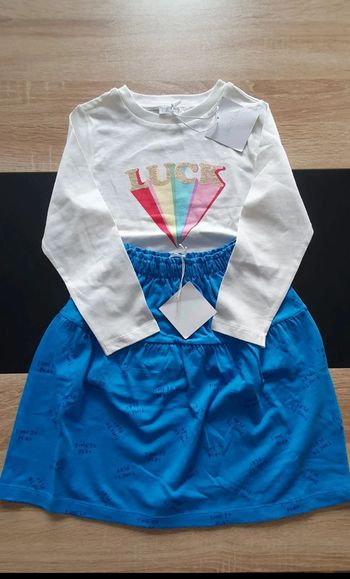 Ensemble tee-shirt et jupe 5 ans