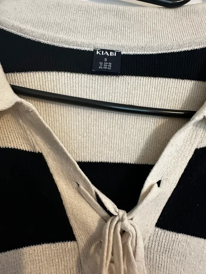 Tee shirt rayé bleu marine et écru – Kiabi – Taille S - photo numéro 2