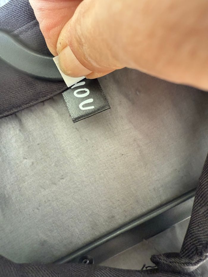 Petite robe noire fluide légère transparence manches et décolleté - photo numéro 2