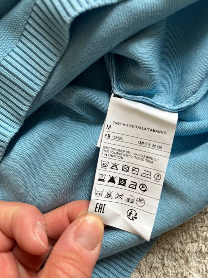 Pull léger col en V bleu ciel manches longues marque United Colors of Benetton taille M - photo numéro 5