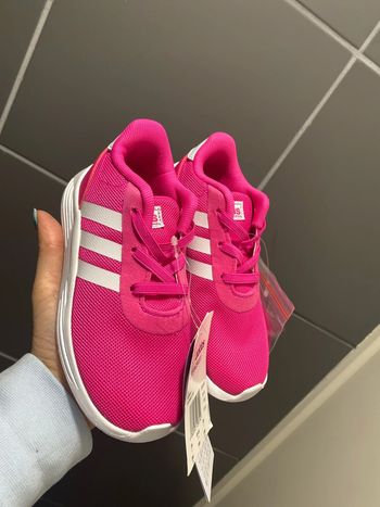Basket adidas lite racer taille 26 neuve