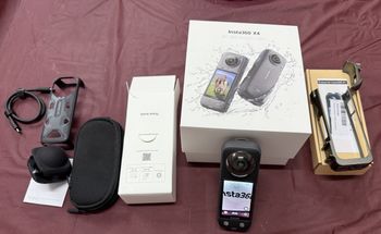 Caméra d'action numérique 360° 4K Insta360 X4 avec écran tactile et accessoires