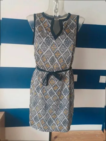 Robe sans manche satinée Areline taille 38/40