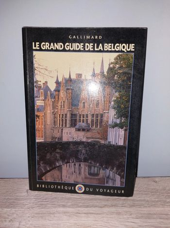 Livre le grand guide de la Belgique