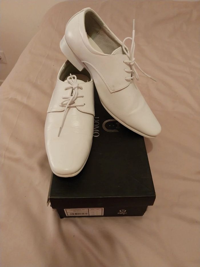 Chaussure / mocassin habille blanche T38