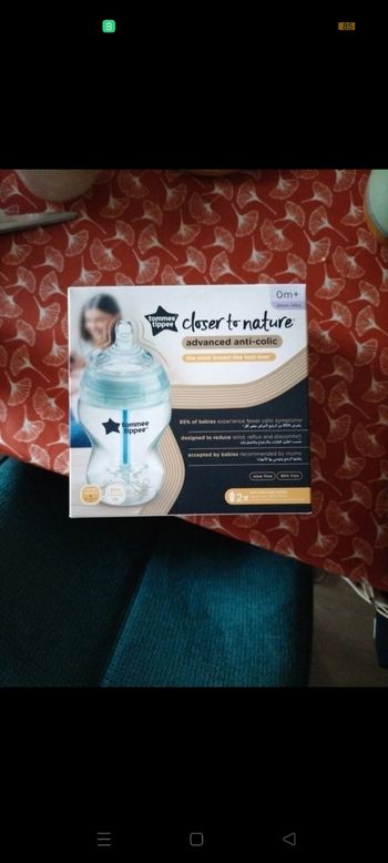 2  biberons anti-coliques