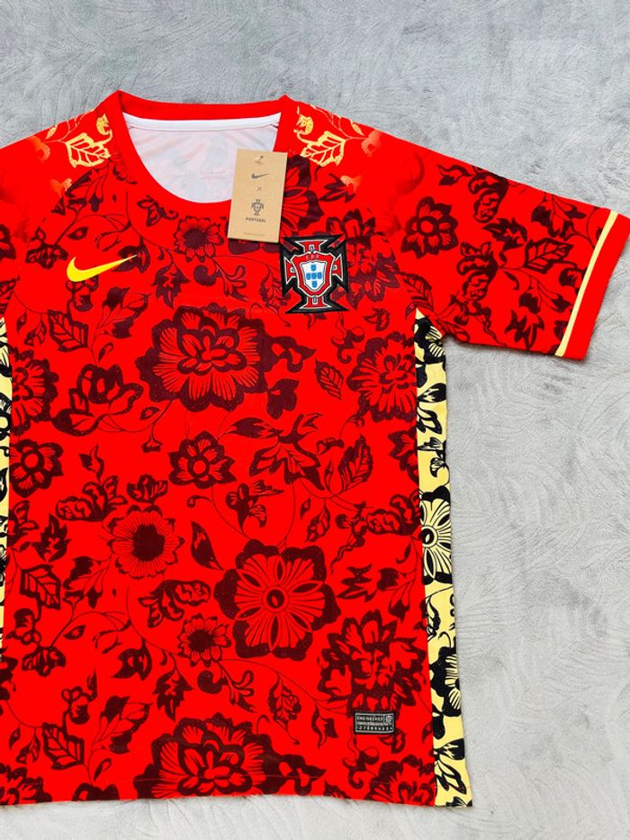 Maillot concept foot Portugal rouge fleurs taille S - photo numéro 3