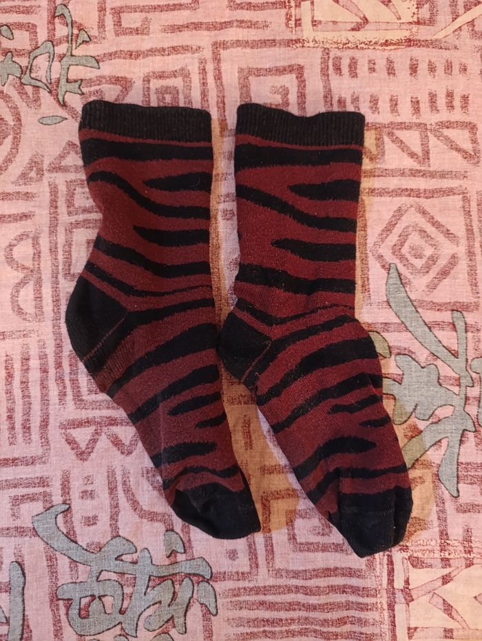 Chaussettes femmes noires et violet - photo numéro 3