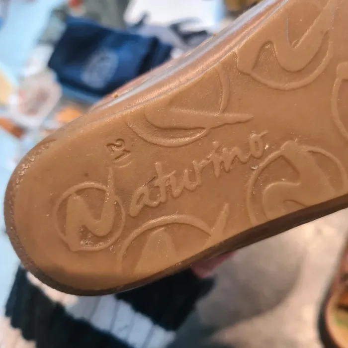 Chaussures Naturino taille 21 - photo numéro 2