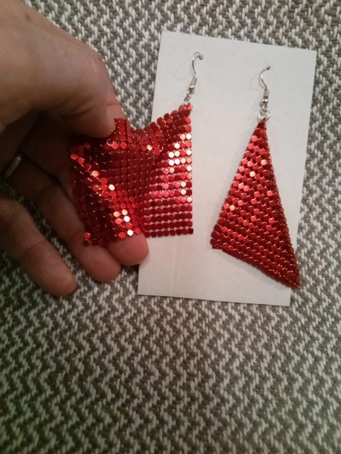 Boucles d'oreilles résilles rouges - photo numéro 2