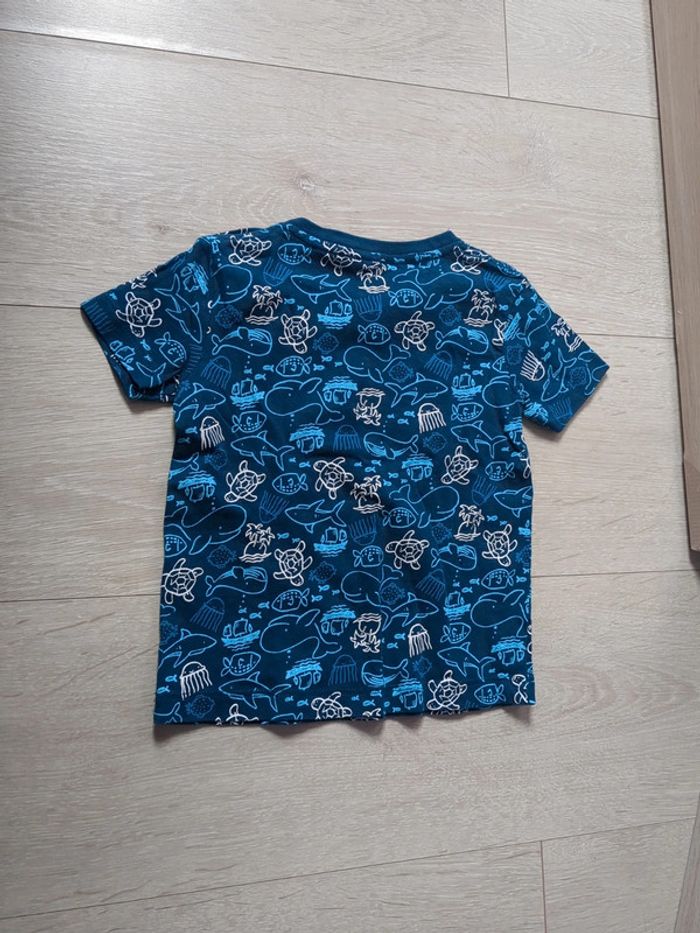 T-shirt garçon bleu à motifs baleines - photo numéro 4