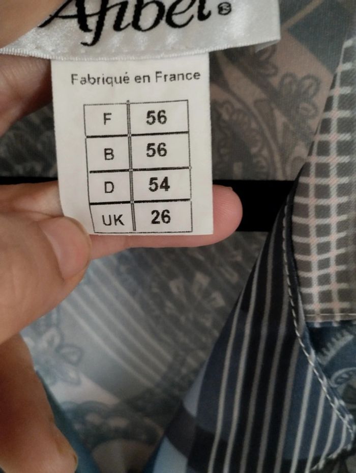 Chemisier Taille 56 - photo numéro 2