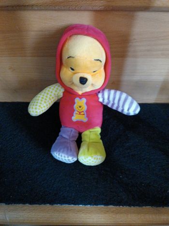 Doudou velours Winnie l'ourson