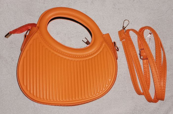 Lots de sac à main. Plusieurs formes et Plusieurs couleurs. Vente a l'unité ou en lots. - photo numéro 9