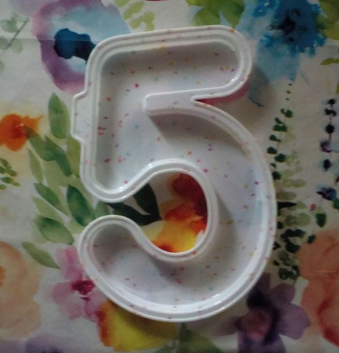 1 MOULE NUMBER CAKE 5 SILICONE NEUF